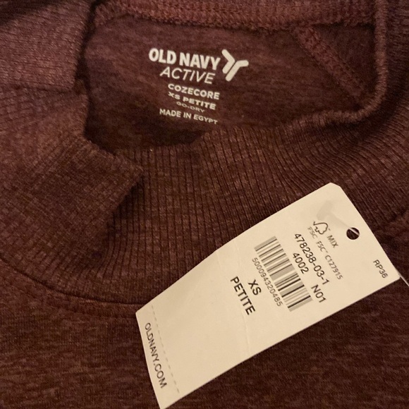 Old Navy XSP burgundy CozeCore mockneck cropped rib-paneled active top - Picture 4 of 5